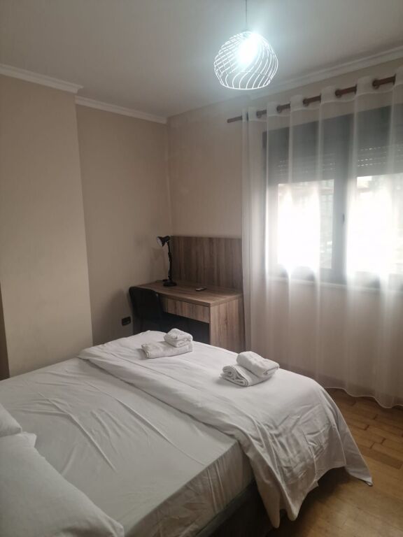 Shitet apartament eskluzive 2+1 ne Qender te Tiranes.