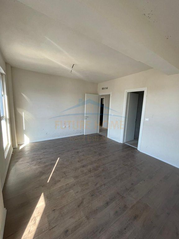 Shitet, Apartament 2+1+2, Trio Towers, Don Bosko