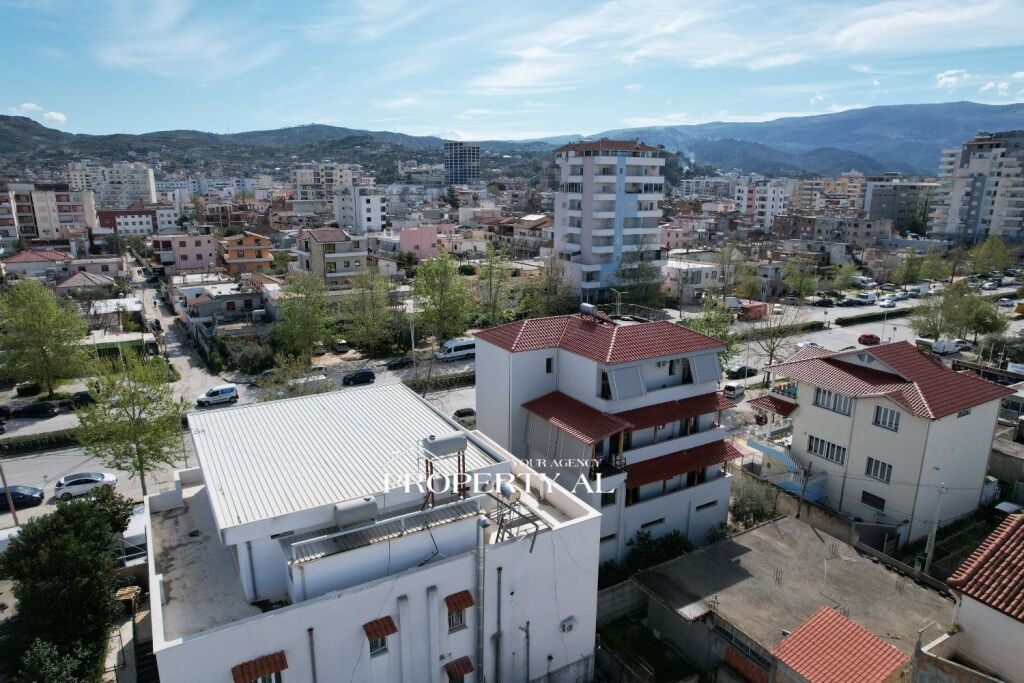 Objekt për Shitje në Rr. Gjergj Kastrioti, Vlorë – Mundësi Ideale Investimi &amp; Biznesi