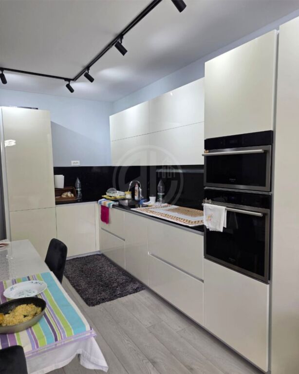 Shitet Apartament 2+1 – 90 m² – Pranë Spitalit, Durrës