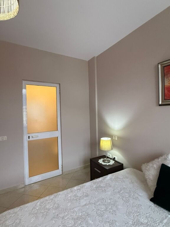 Appartamento 2+1 in affitto Centro vicino a Toptani Center a Tirana