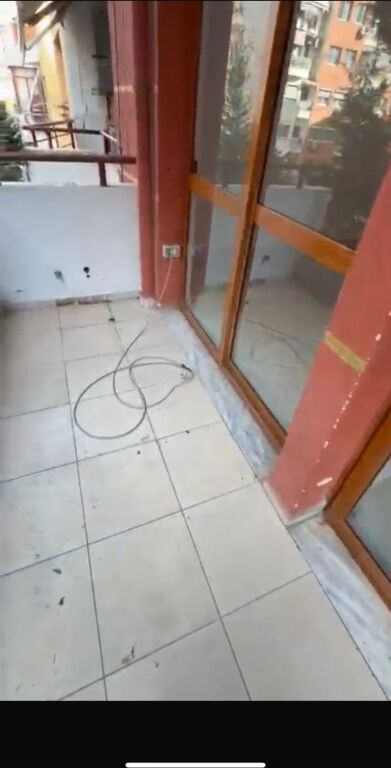 Apartament me qera 1+1