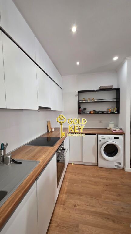 🌊 Shitet Apartament 1+1 me Pamje Deti Rruga e Portit, Durrës