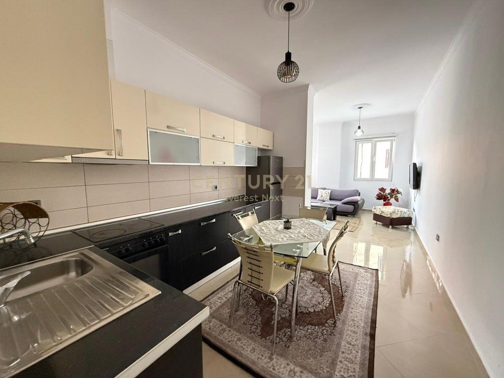 Jepet me Qira apartament 2+1+2 tek Eleonore Kodra Diellit