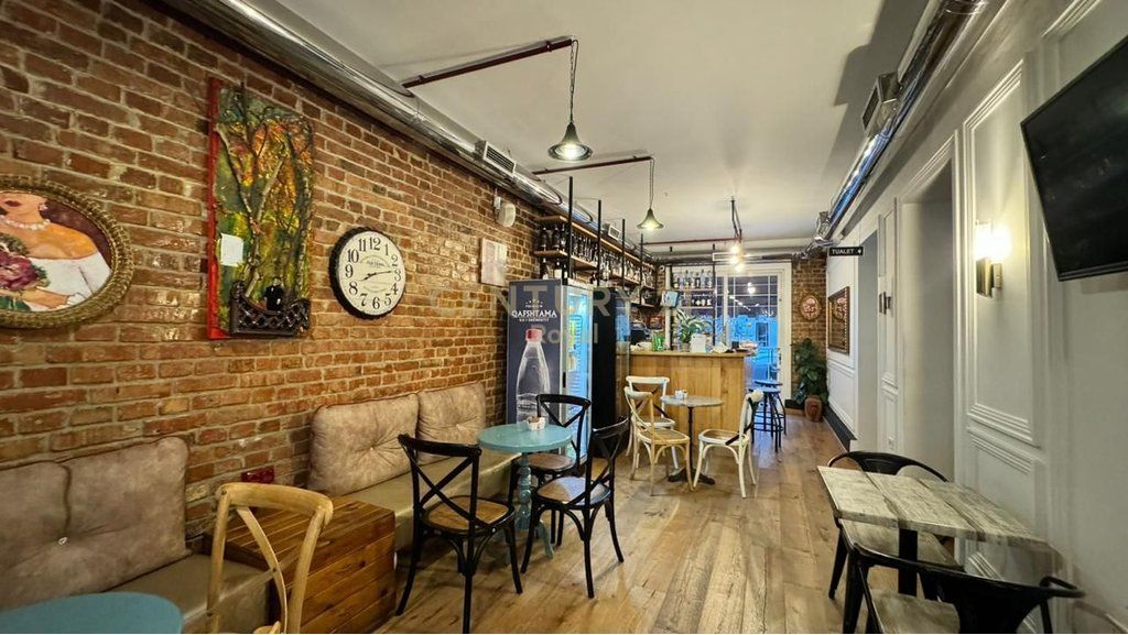 Lokal me qera ne Myslym Shyri 1300€