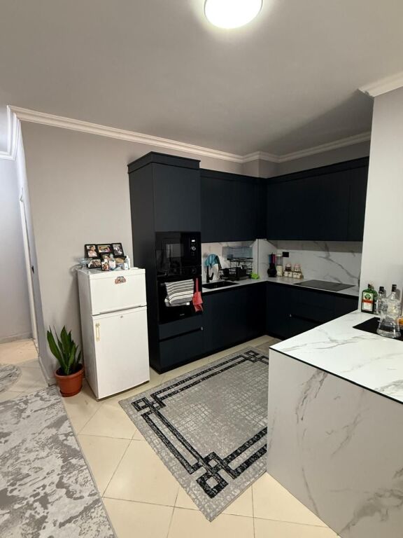 SHITET APARTAMENT 2+1 PRANE UJSJELLESIT, DURRES