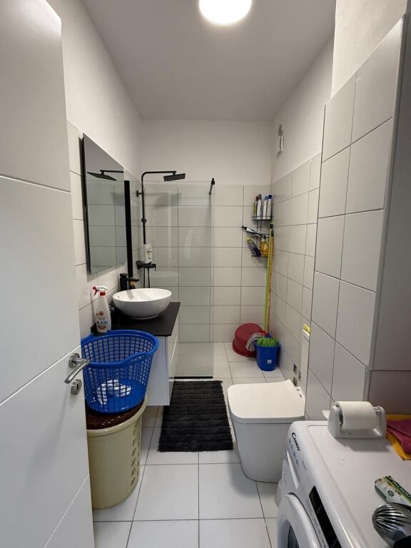 SHITET APARTAMENT 2+1 PRANE UJSJELLESIT, DURRES