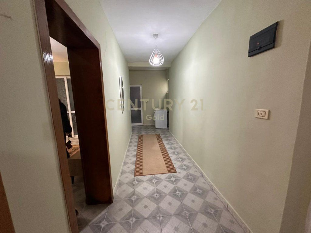 JEPET ME QIRA APARTAMENT 2+1 TEK ISH BLLOKU PRANE LIBRIT UNIVERSITAR !