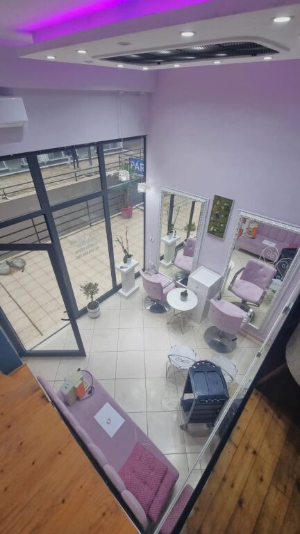 Business premises for rent Floor 0, 35 m² duplex, 500 € in Astir