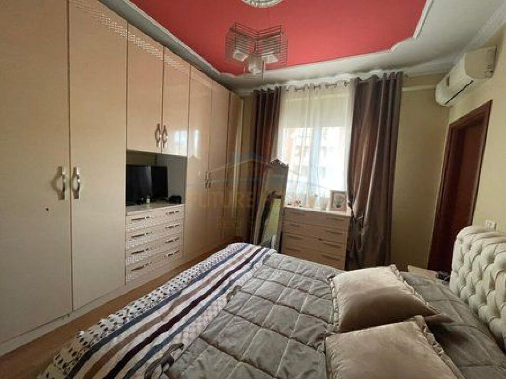 Shitet, Apartament 2+1, Ministria e Jashtme