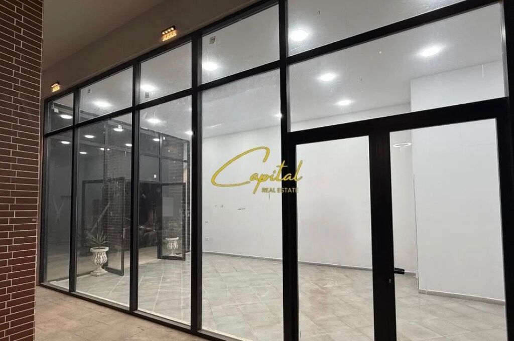 BUSINESS PREMISES FOR RENT 74 M2 PAZARI I RI 700 EURO