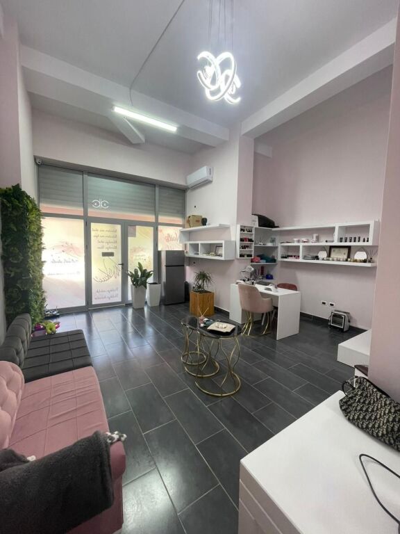 🏬 NEGOZIO IN VENDITA – ASTIR