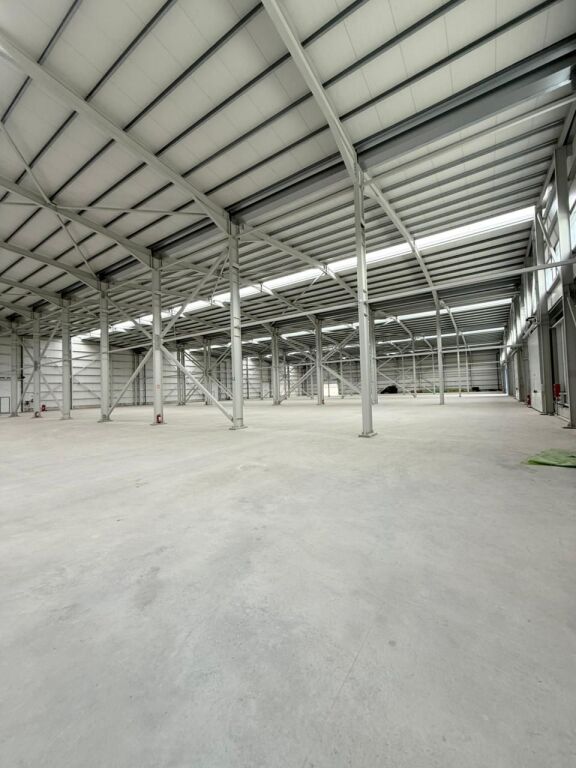 MAGAZZINO 6125 M2 IN AFFITTO / VENDITA A VORE