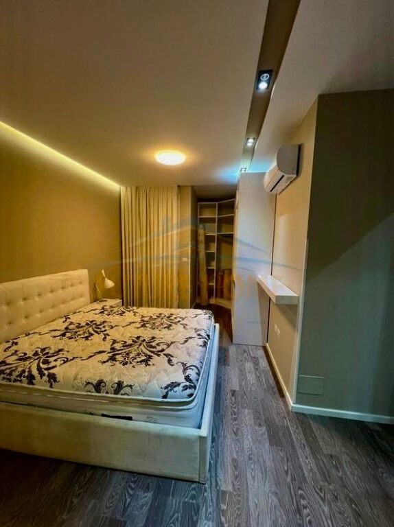 Qera, Apartament 3+1+2 + Post Parkimi, Rruga Bill Klinton, Tirane