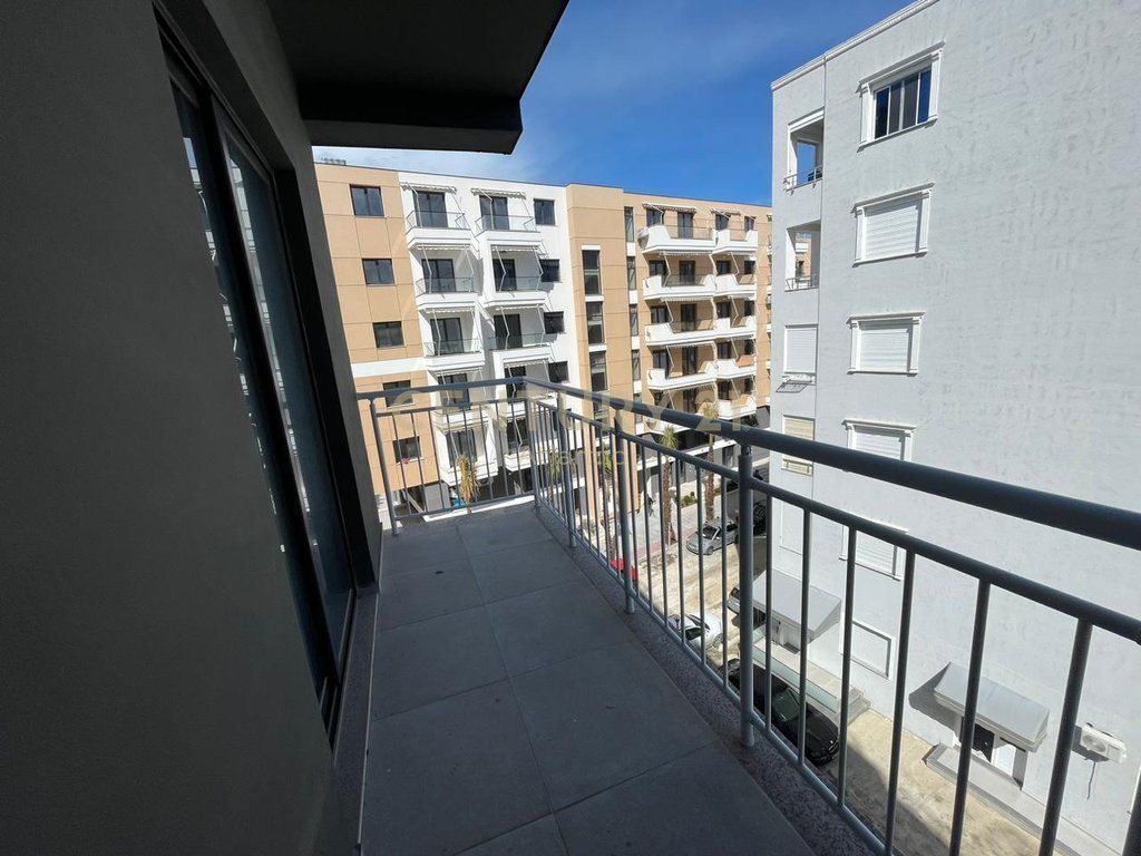 Apartament 1+1 për Shitje në Malin e Robit, Ndërtim i Ri me Pishinë