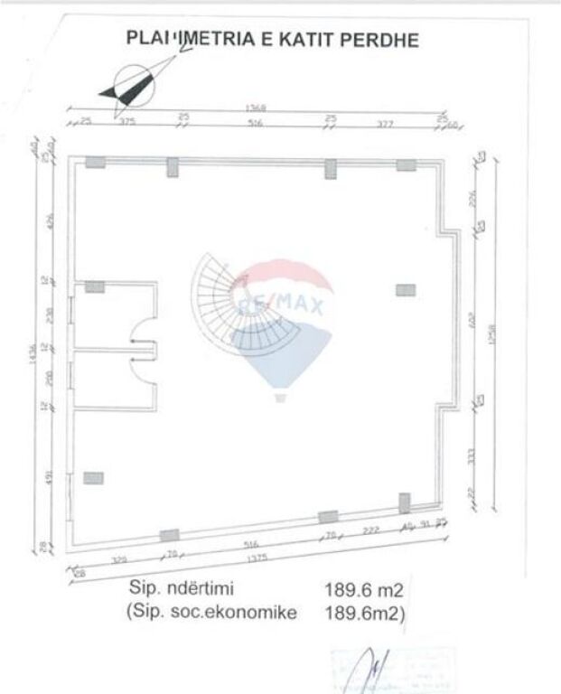 Dyqan - Për Qira - Sheshi Skënderbej, Tiranë