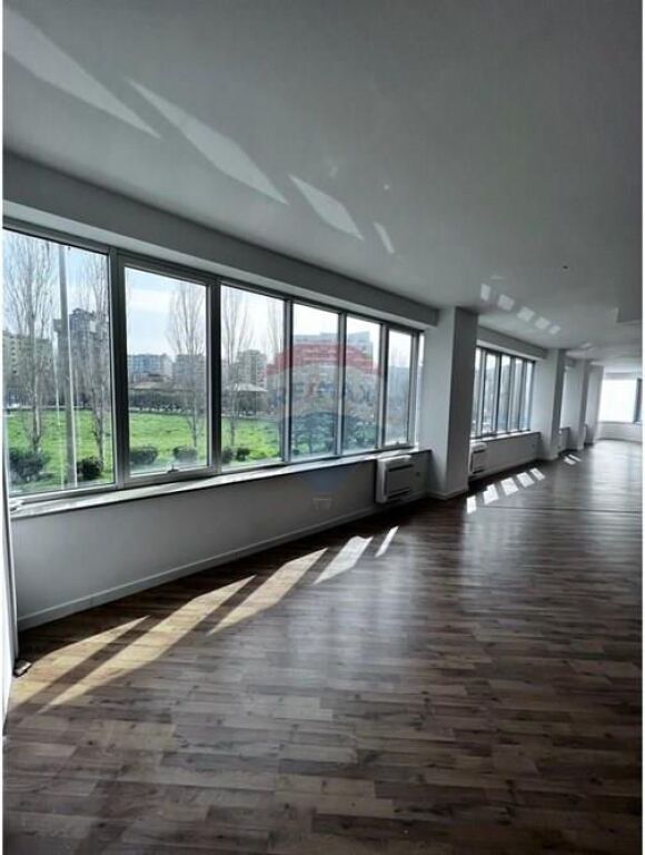 Ufficio - In Affitto - Blocco 1 Maggio, Tirana