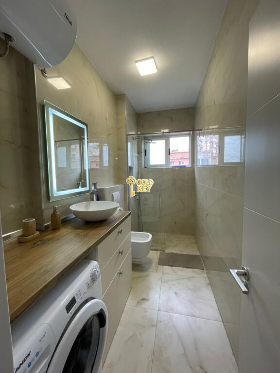 🏡 APARTAMENT ME QERA 1+1 – Gjykata, Durrës