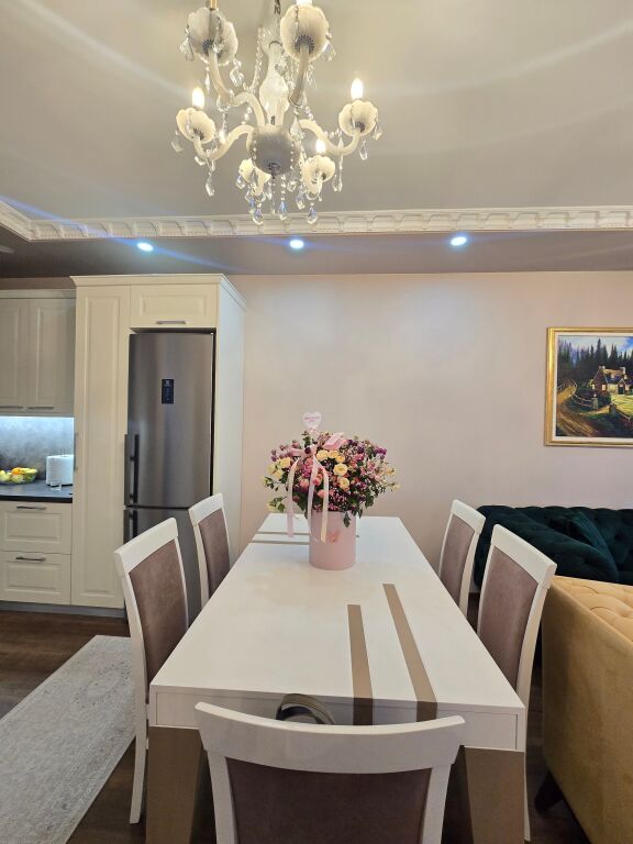 In vendita 3+1+2, Villa ad Astir