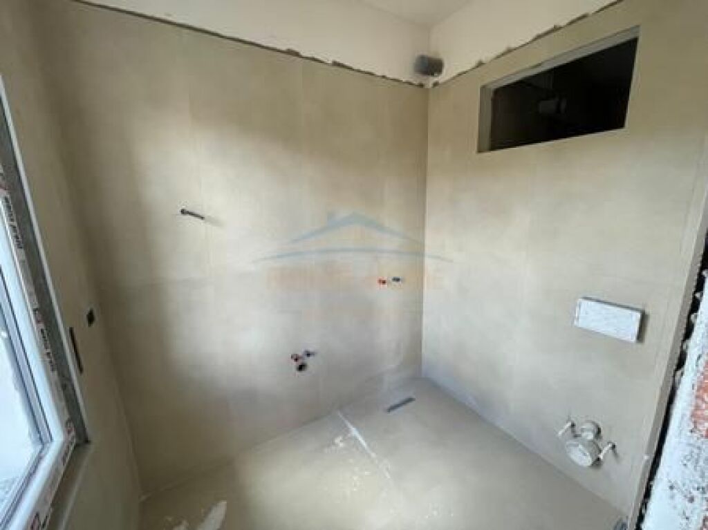 Shitet,Apartament 2+1+2, Paskuqan, Tirane. Empire66636