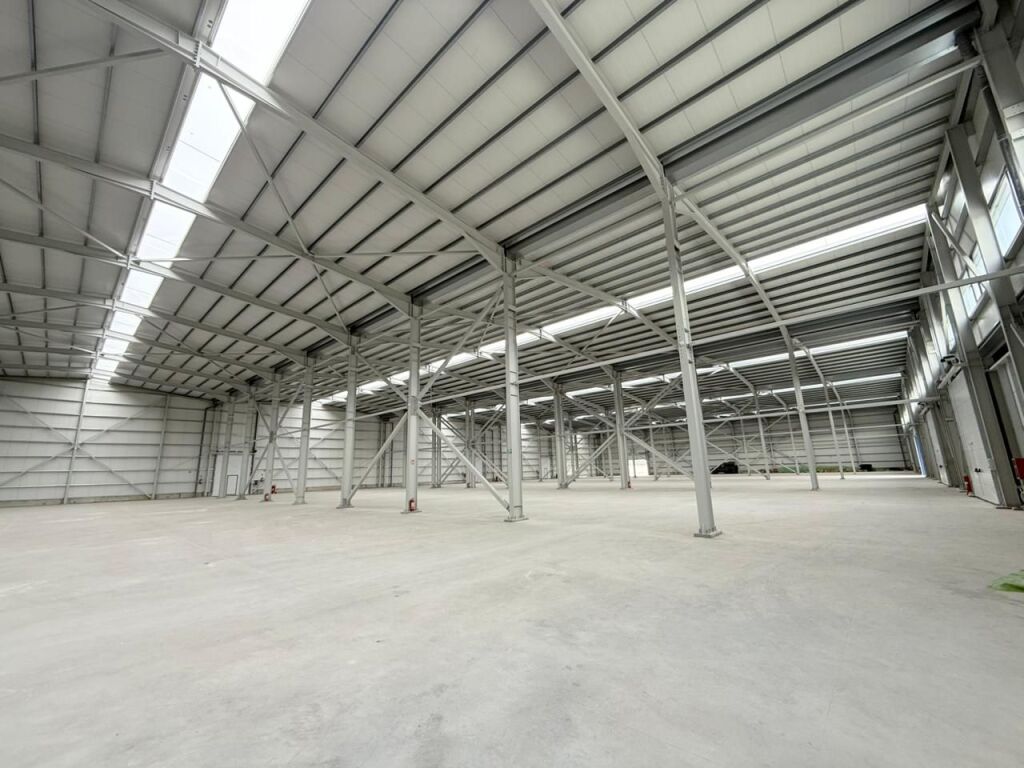 MAGAZZINO 6125M2 IN VENDITA VICINO A RINAS