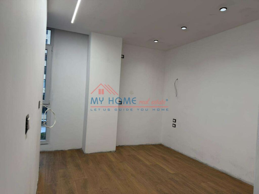Apartment 1+1 for sale at 21 Dhjetori in Tirana