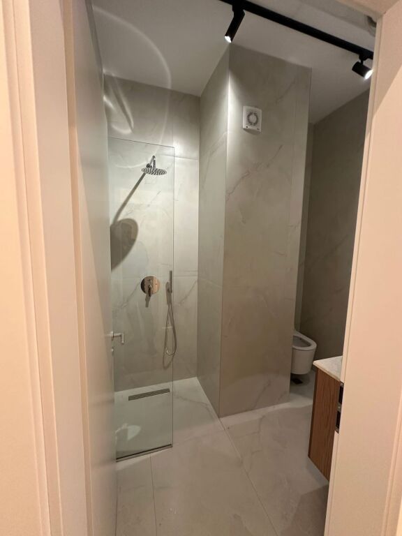 🏠SHITET 1+1 + PARKIM – 📍 Ali Demi, Rezidenca Kadiu💰 134,000 €