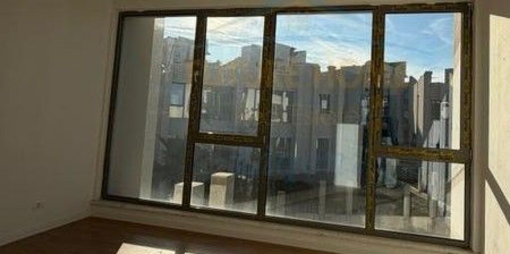 Qera, Vilë, Rezidenca Green Valley , Liqeni I Thatë, Tiranë.