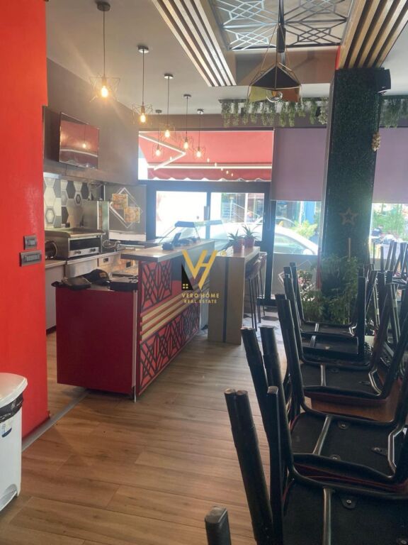 SHOP FOR RENT 50 M2 IN KOMUNA PARISIT 1,000 EURO