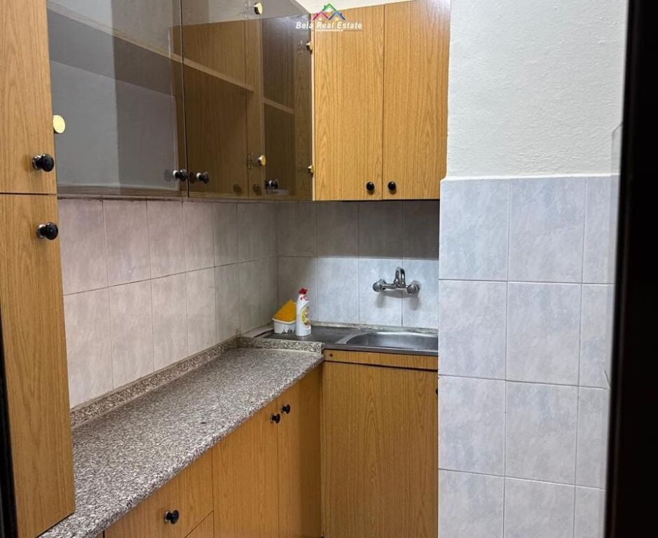 Apartament Me Qera 1+1 Ne Bllok (ID B211440) Tirane