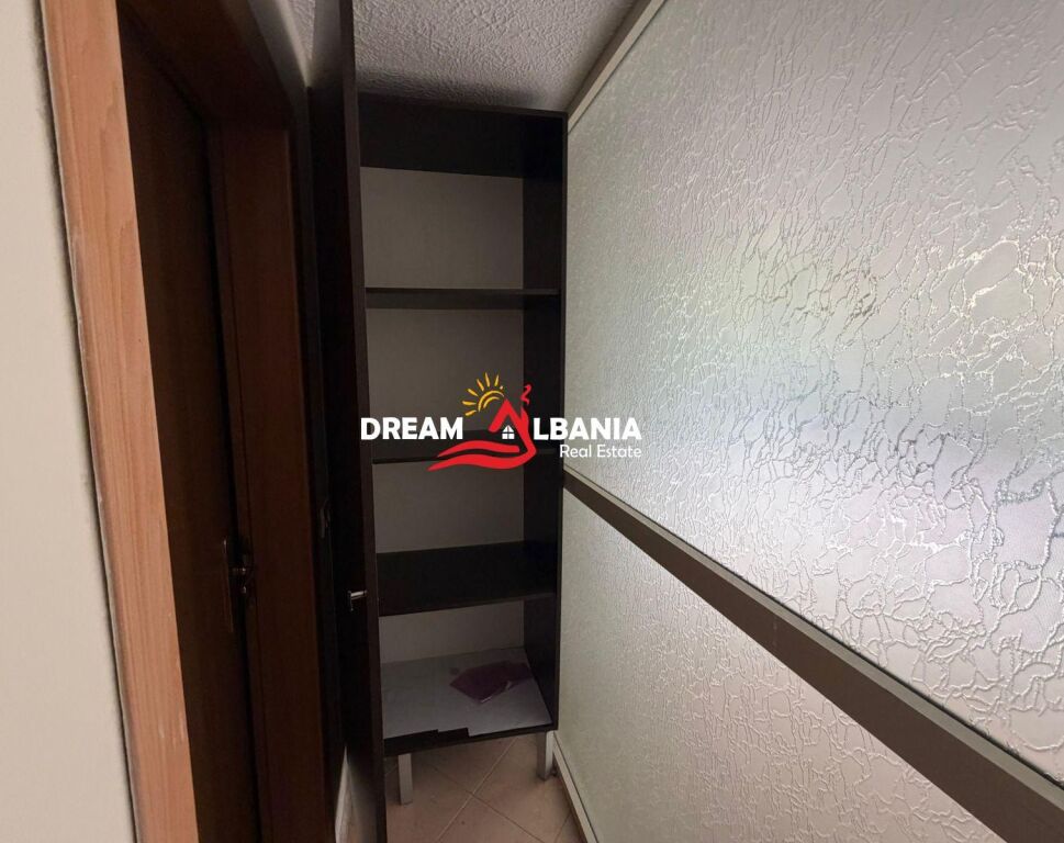 Jepet me qera ambient biznesi Duplex tek Pazari i Ri prane Bolv Oil (ID 42611418)f