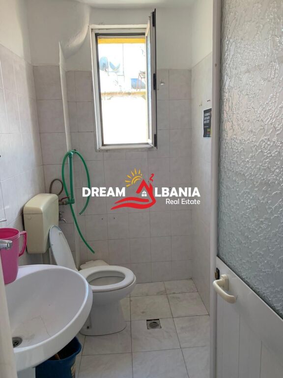 Ambient biznesi (Apartament 3+1) me qera ne zonen e 21 Dhjetorit ne Tirane (ID 4239091)