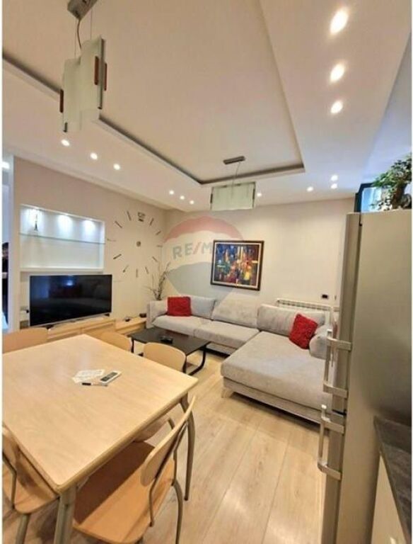 Jepet me Qira Apartament 2+1 pranë NOBIS