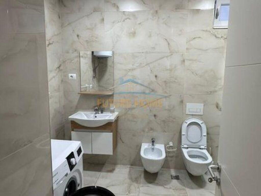 Qera,Apartament 2+1+2+Post Parkimi,Kopshti Botanik,Tiranë