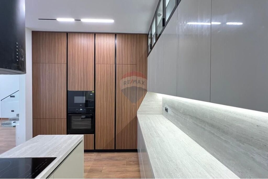 Vilë - Për Qira - Vilat Forest, Tiranë