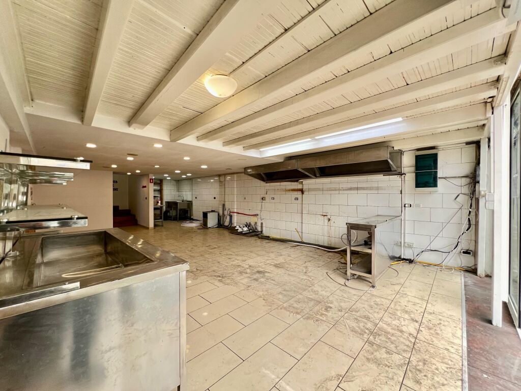 OCCASIONE‼️ NEGOZIO/DUPLEX 130m2, VIA KAVAJES