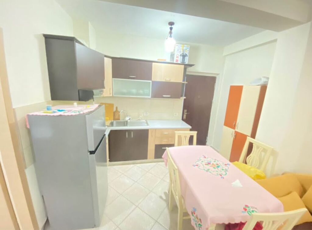 ✅Shitet 1+1+Ballkon plazh (Shkëmbi Kavajës) 