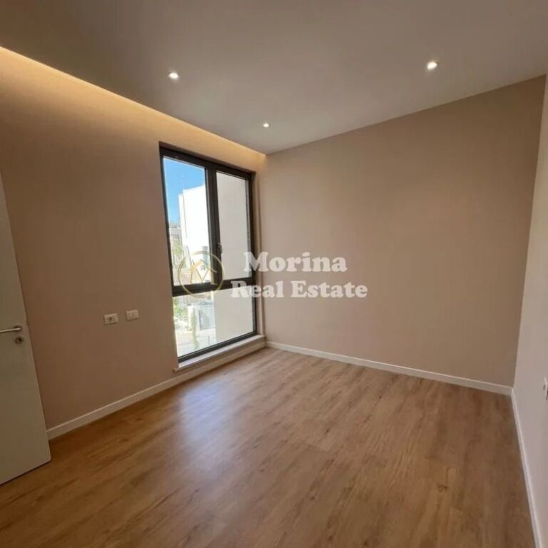Qera | Vilë 5 + 1 | Liqeni i Thatë | 2200 €/muaj