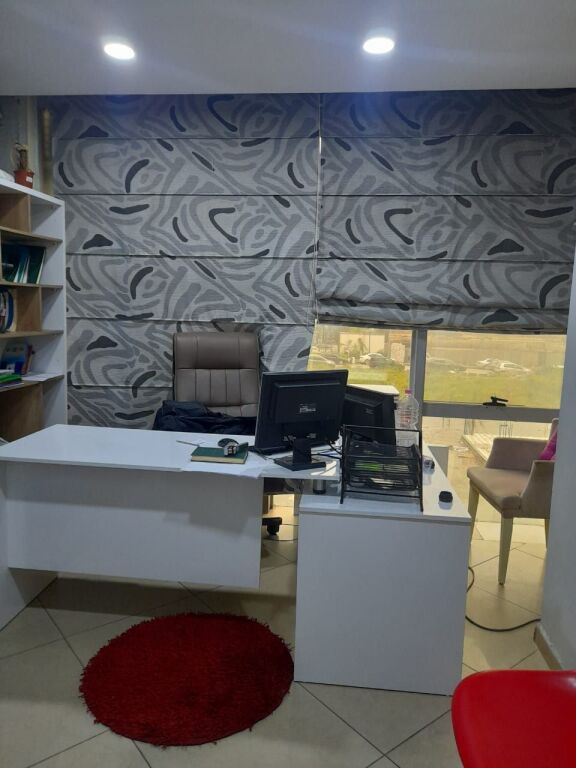 Jepet me qera  zyre prane Drejtorise policies Tirane 30000 lek