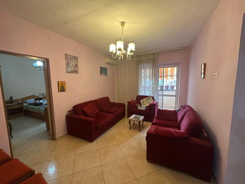 🏢Tek Blloku i Ambasadave shitet apartament 3+1, 18,500,000 leke