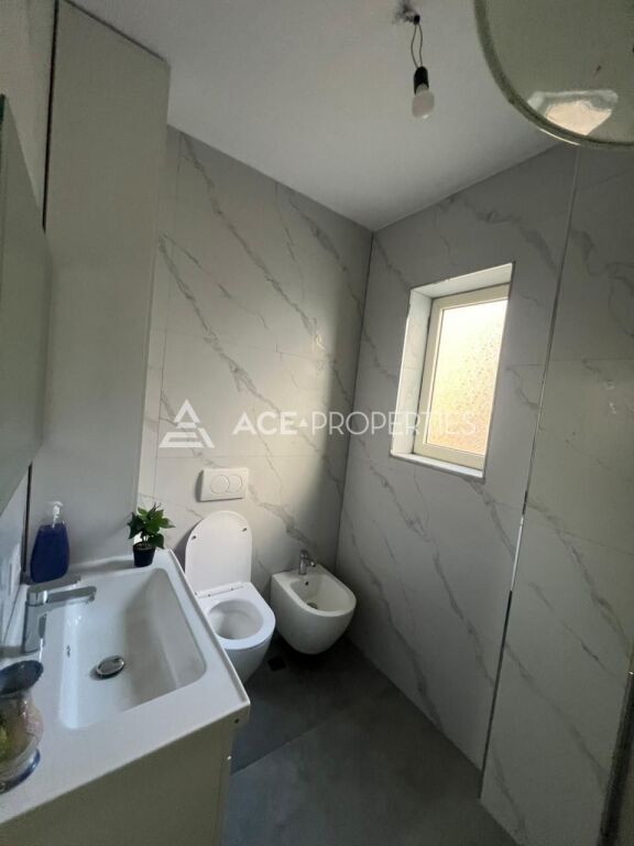 JEPET ME QERA APARTAMENT 2+2 NE ZONEN E GJYKATES