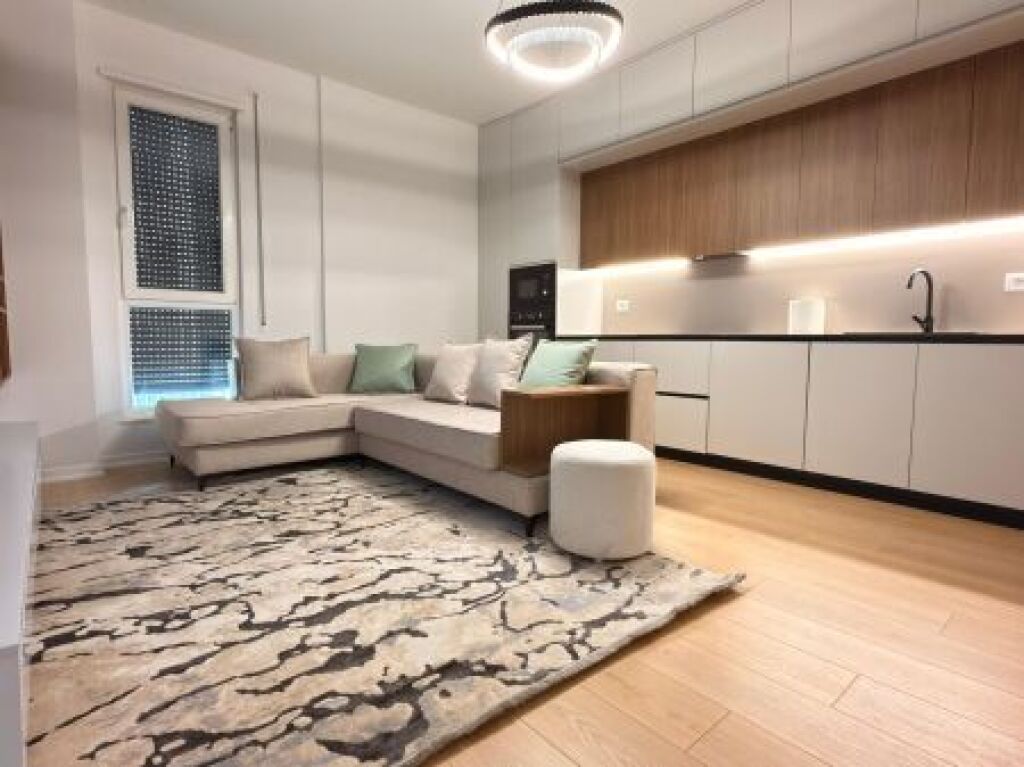 Super apartment with parking space for rent at 5 Maji