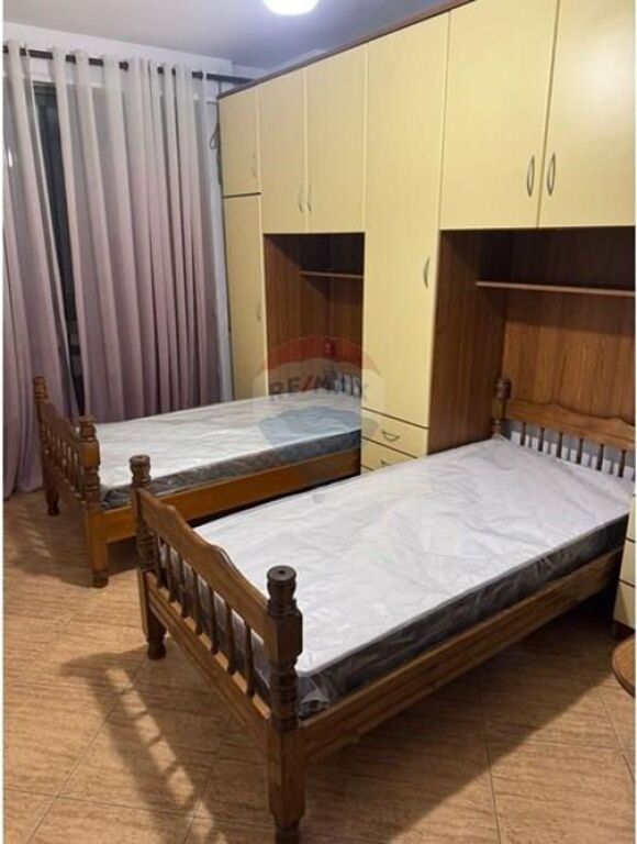 Apartament 2+1 për qira te Komuna Parisit