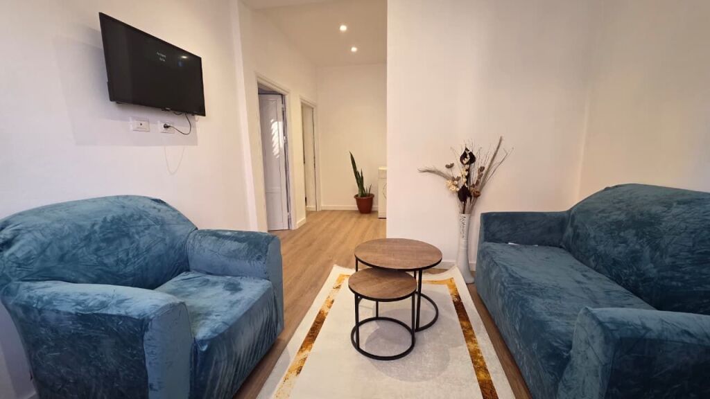 Apartament 2+1 me qera ,prane ish-Serat,Vlore