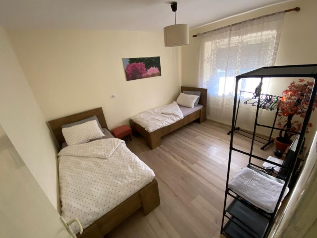 Qera, Apartament, 2+1 , Rruga e Elbasanit , Tirane . Empire66653