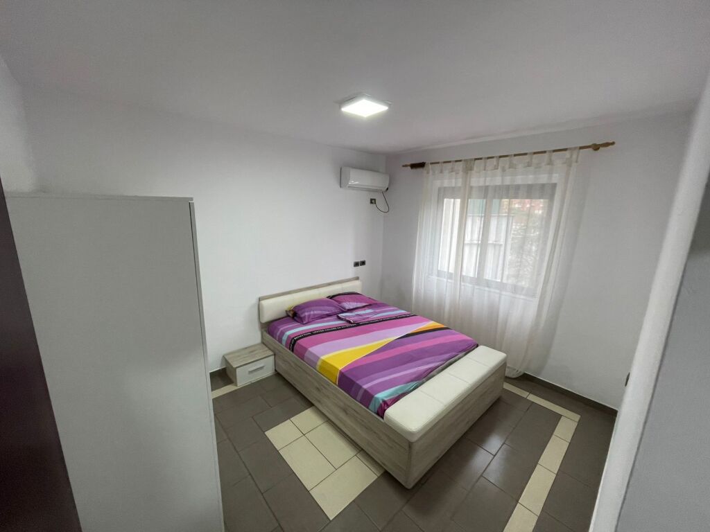 Super ap 1+1 tek rruga e durresit ( ambasada francese )