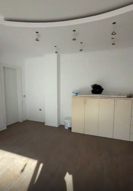 Appartamento in vendita 2+1 a Komuna e Parisit