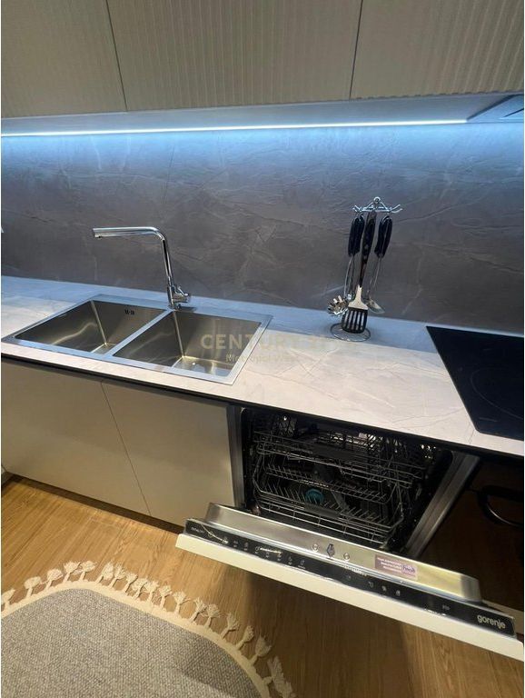 🏡 Apartament 1+1 me qira në Porcelan – përballë UET!