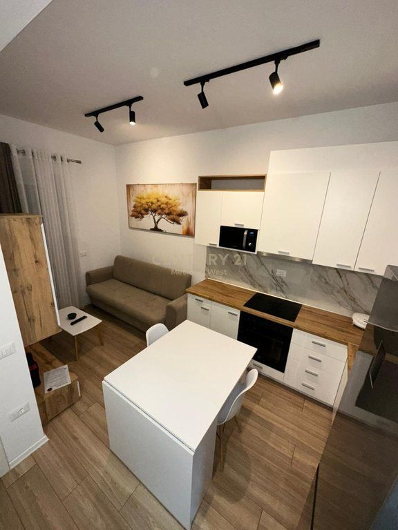 Apartament 1+1 dhe post parkimi te Kompleksi Mangalem