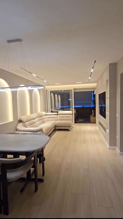 🏡 2+1 Apartment with Veranda for Sale – Former Exhibition